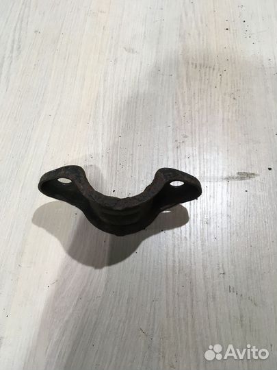 Кронштейн переднего стабилизатора Мерседес W221