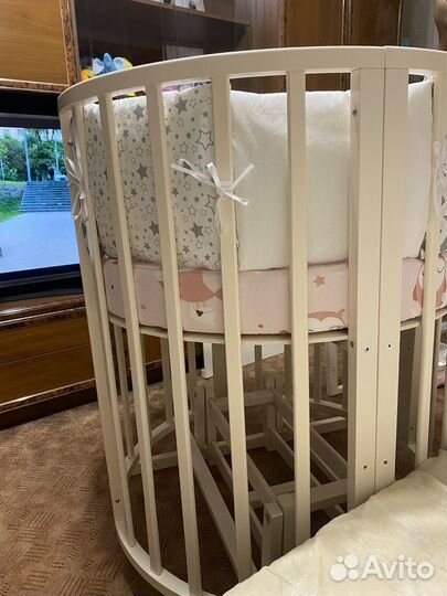 Детская кроватка овальная/круглая с маятником