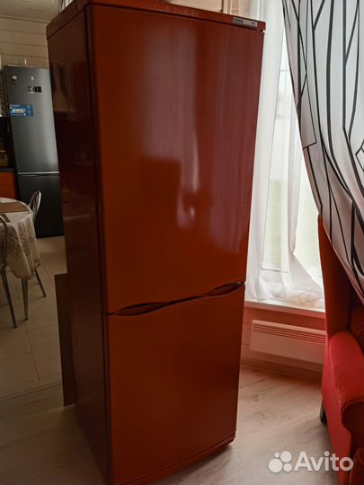 Холодильник бу atlant