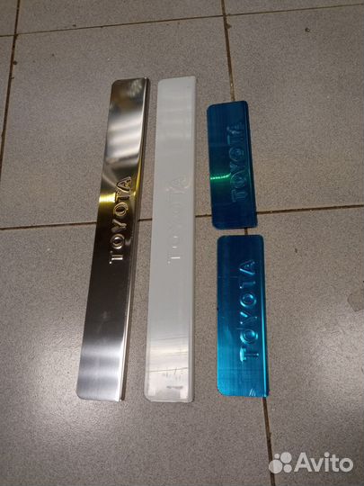 Накладки на пороги toyota corolla