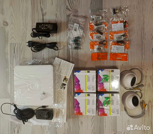 Комплект видеонаблюдения ресивер +4 камеры