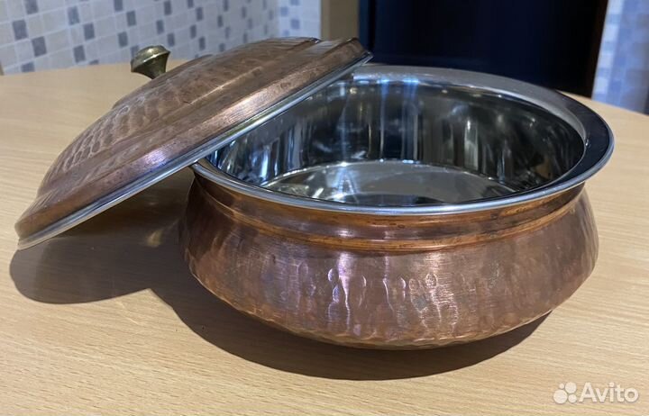 Медная кастрюля