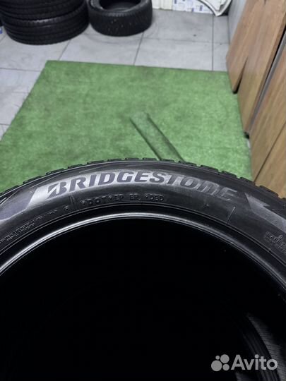 Bridgestone Blizzak DM-V2 215/60 R16C 96S