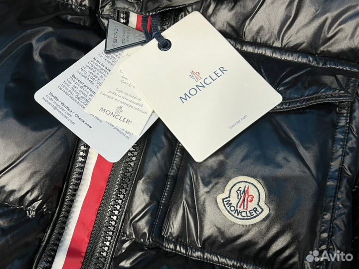 Пуховик Moncler Montbiliard