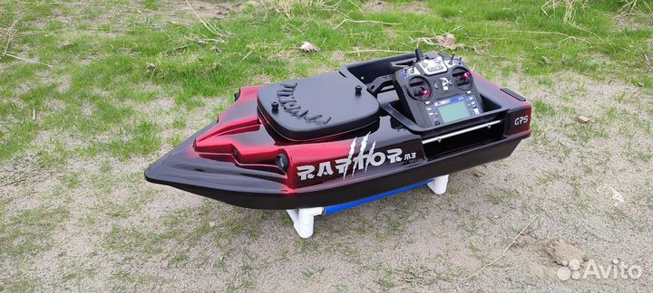 Кораблик для рыбалки Favorite Raptor