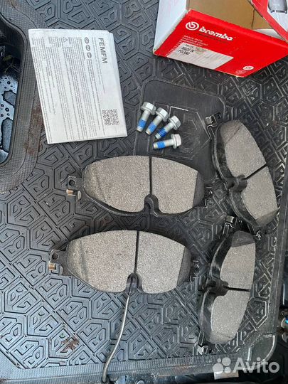 Колодки тормозные brembo новые P 85 126