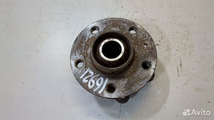 Ступица (кулак, цапфа) левая передняя Audi A4 (B8)