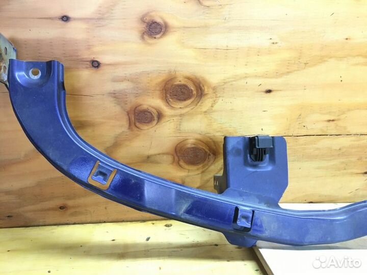 Усилитель бампера передний Nissan Liberty RM12