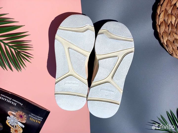 Кроссовки женские Stradivarius 37