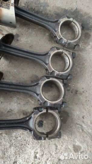 Поршни Nissan Serena C23