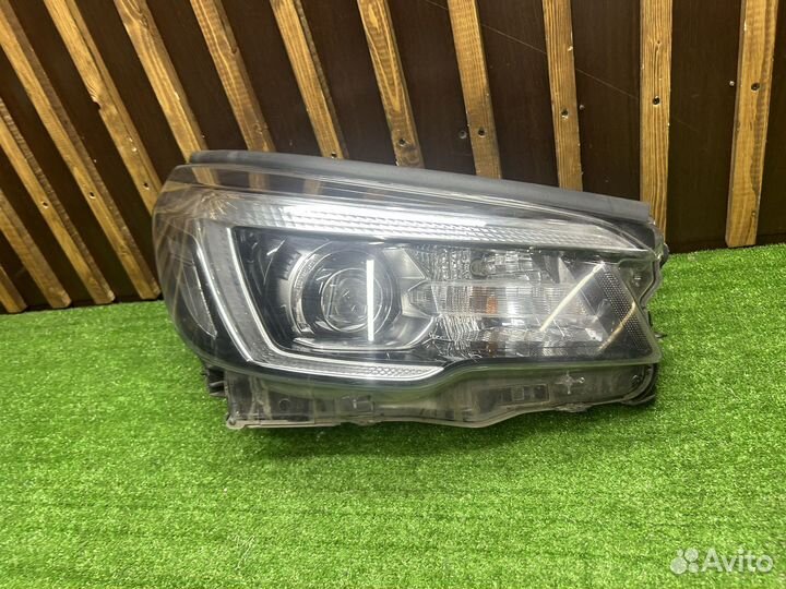 Фара правая Subaru Forester 5 SK (2018-2021) LED