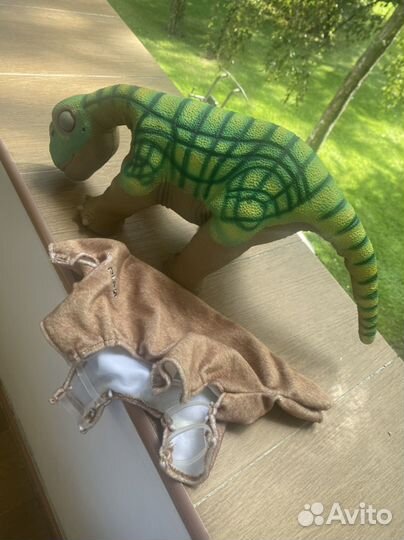 Pleo RB динозавр