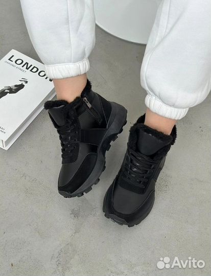 Кроссовки утепленные