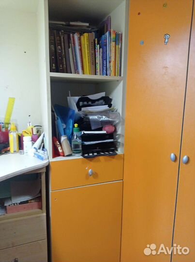 Двухярусная кровать со столом