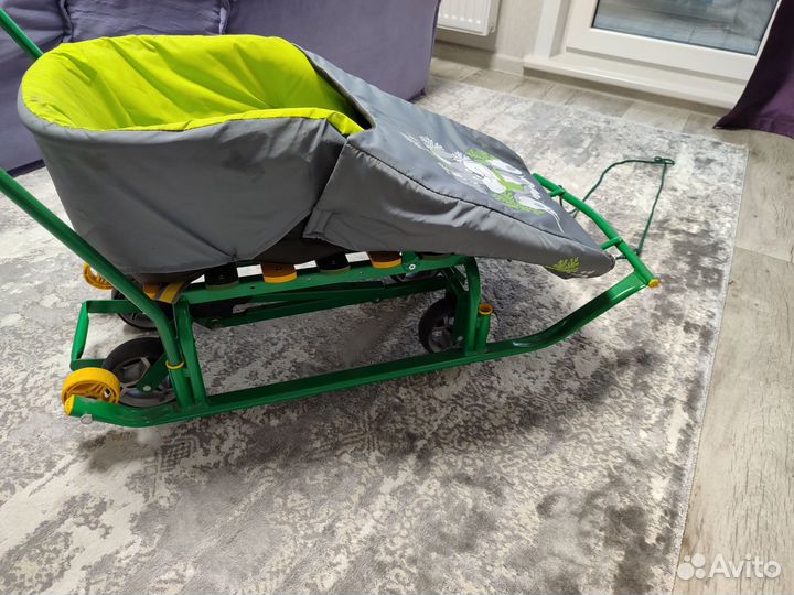 Детские санки на колесах