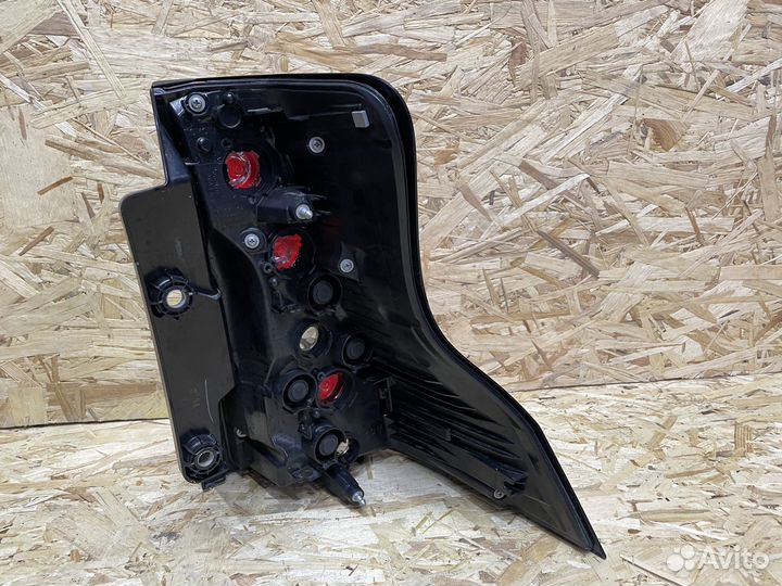 Фонарь задний левый Toyota Land Cruiser Prado 150