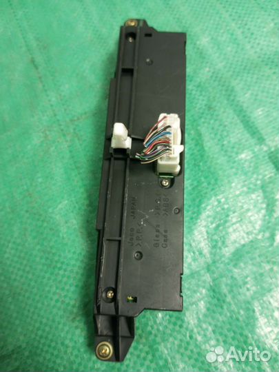 Часы Toyota Camry ACV 30 83910-33080