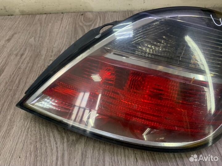 Фонарь задний правый Opel Astra H хетчбэк 5-ти дв