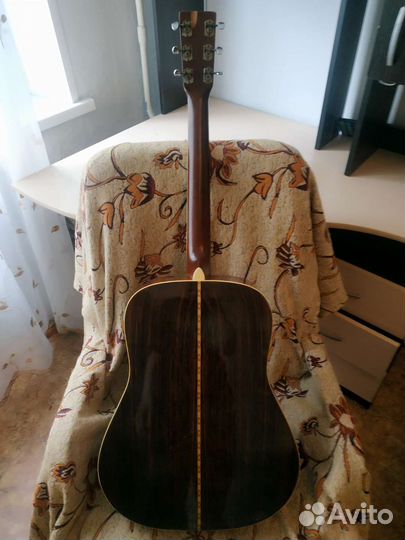Акустическая гитара