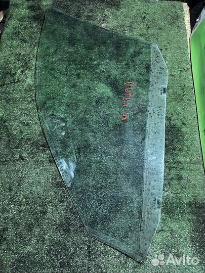 Стекло переднее правое Volkswagen Golf 4