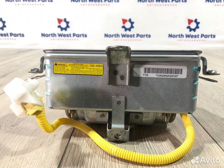 Подушка безопасности пассажирская (в торпедо)