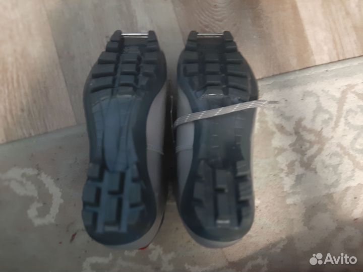 Лыжные ботинки 37р., по стельке 23,5см