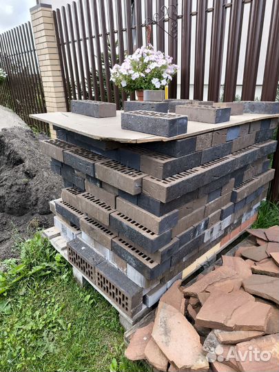 Новый облицовочный кирпич, двух цветный