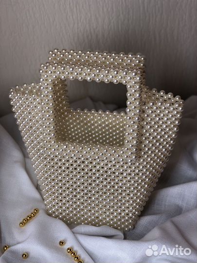 Женская сумка из бусин
