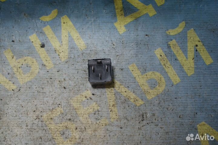 Черное реле поворотов Opel omega B