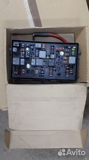 Блок предохранителей подкапотный Chevrolet Cruze 1