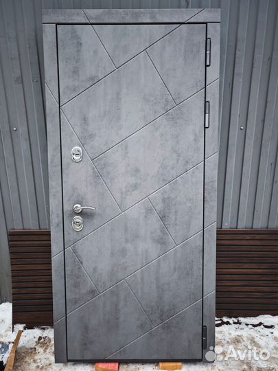 Дверь входная металлическая