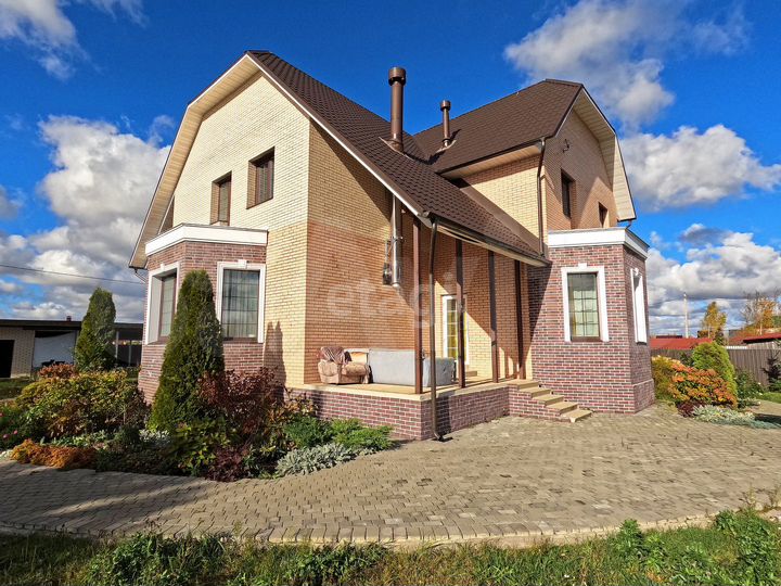 Дом 198 м² на участке 20 сот.