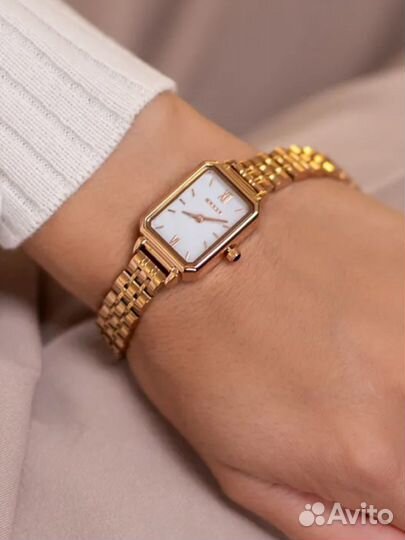 Часы наручные женские кварцевые