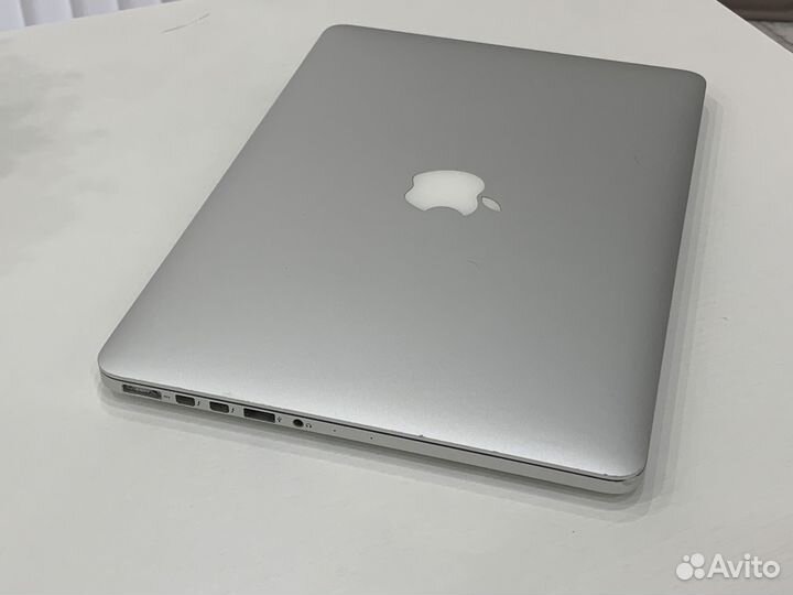 MacBook Pro 13 2016 i5/8/128 гб + Sims 4