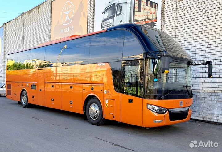 Туристический автобус Zhong Tong LCK6127H Compass, 2023