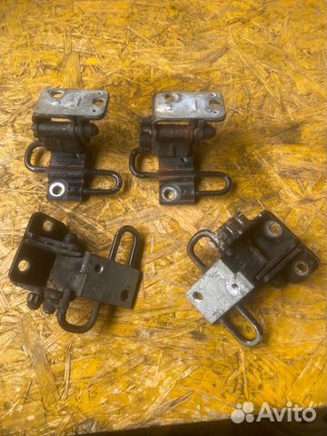 Петля двери Volkswagen Passat Cc B6 2.0 CFG 2011