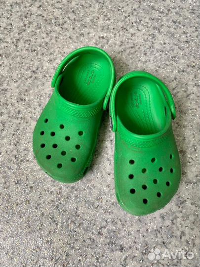 Сандалии crocs c8