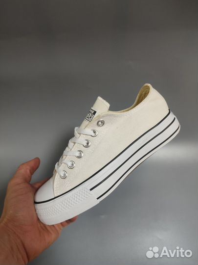 Кроссовки женские весна