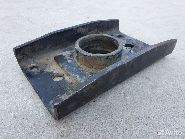 Поперечина фаркопа Урал-375