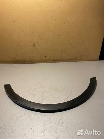 Накладка крыла задняя правая Ford Kuga 2