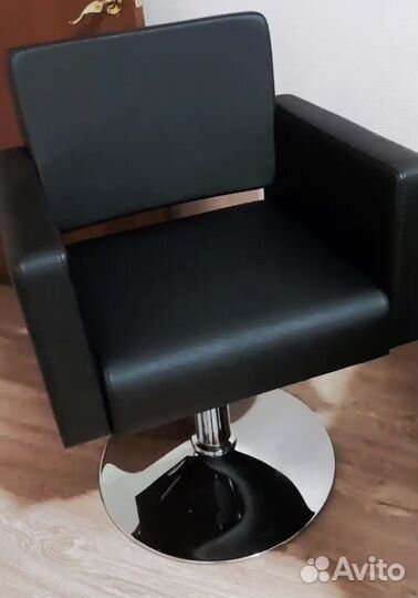 Парикмахерское кресло бу