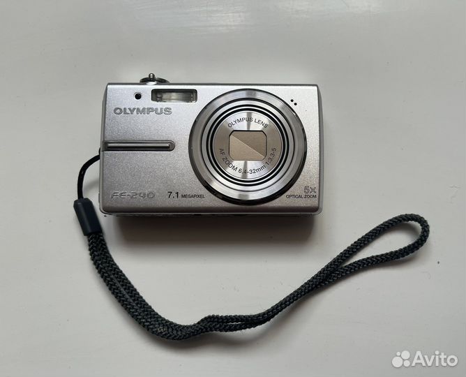 Компактный фотоаппарат