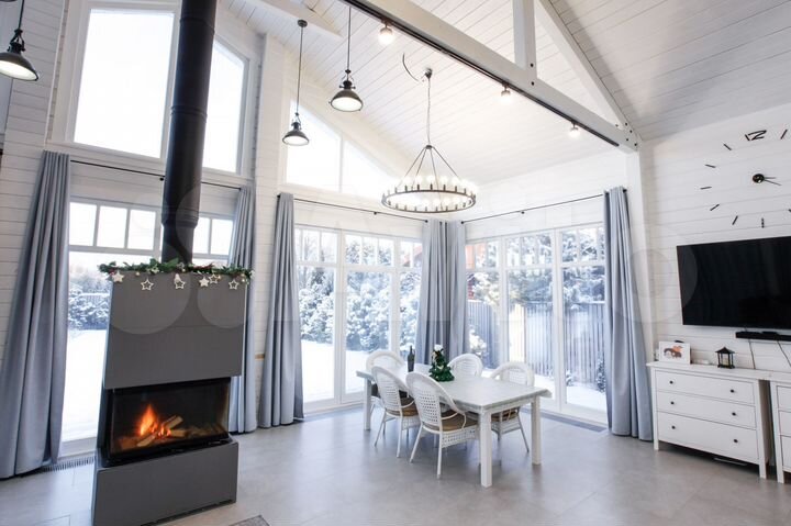 Дом 326 м² на участке 22 сот.