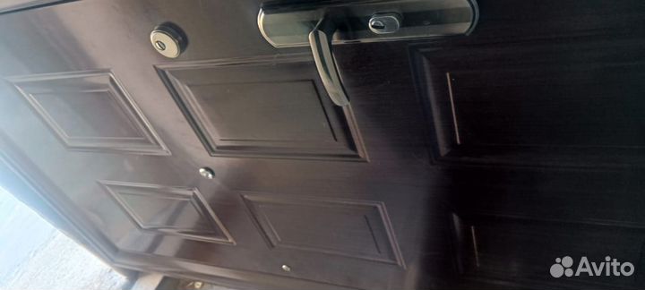 Дверь входная металлическая