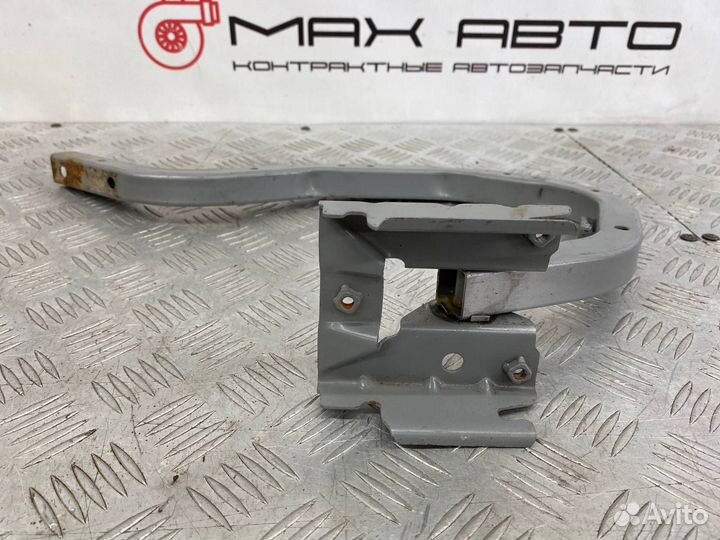 Б/У петля крышки багажника задний правый Nissan