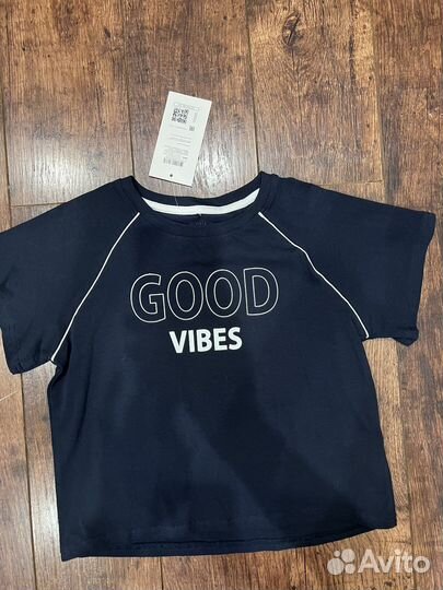 Новая с биркой хлопеовая детская футболка на лето
