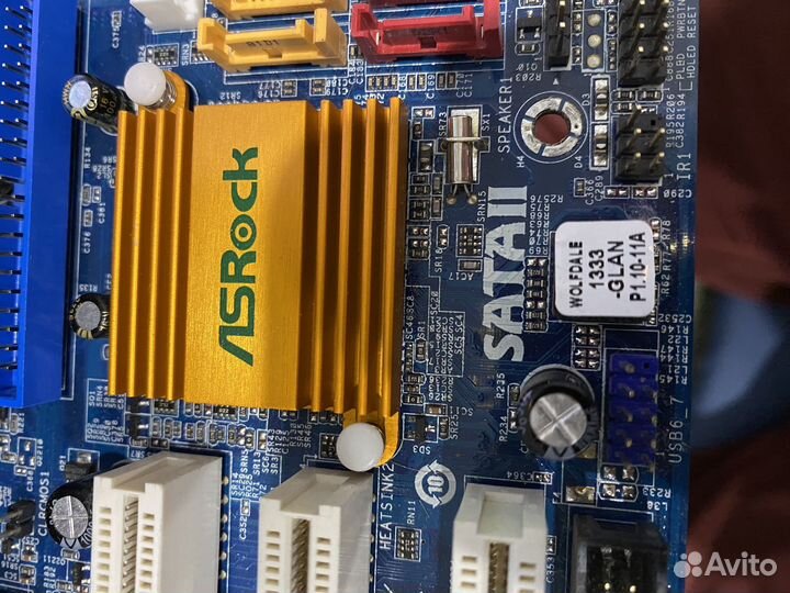 Материнская плата с процессором и памятью