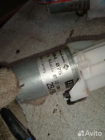 Механизм подачи ремня безопасности audi a8 d2 ауди