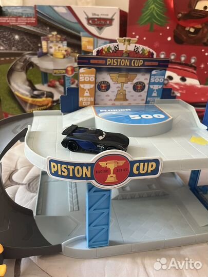 Трек гараж Тачки :Молния Маквин Mattel