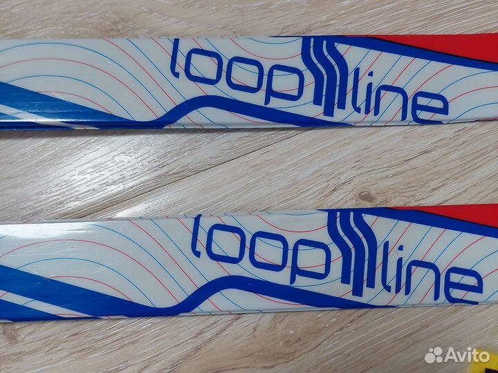 Продам комплект лыжи, палки, ботинки 33и 37 размер